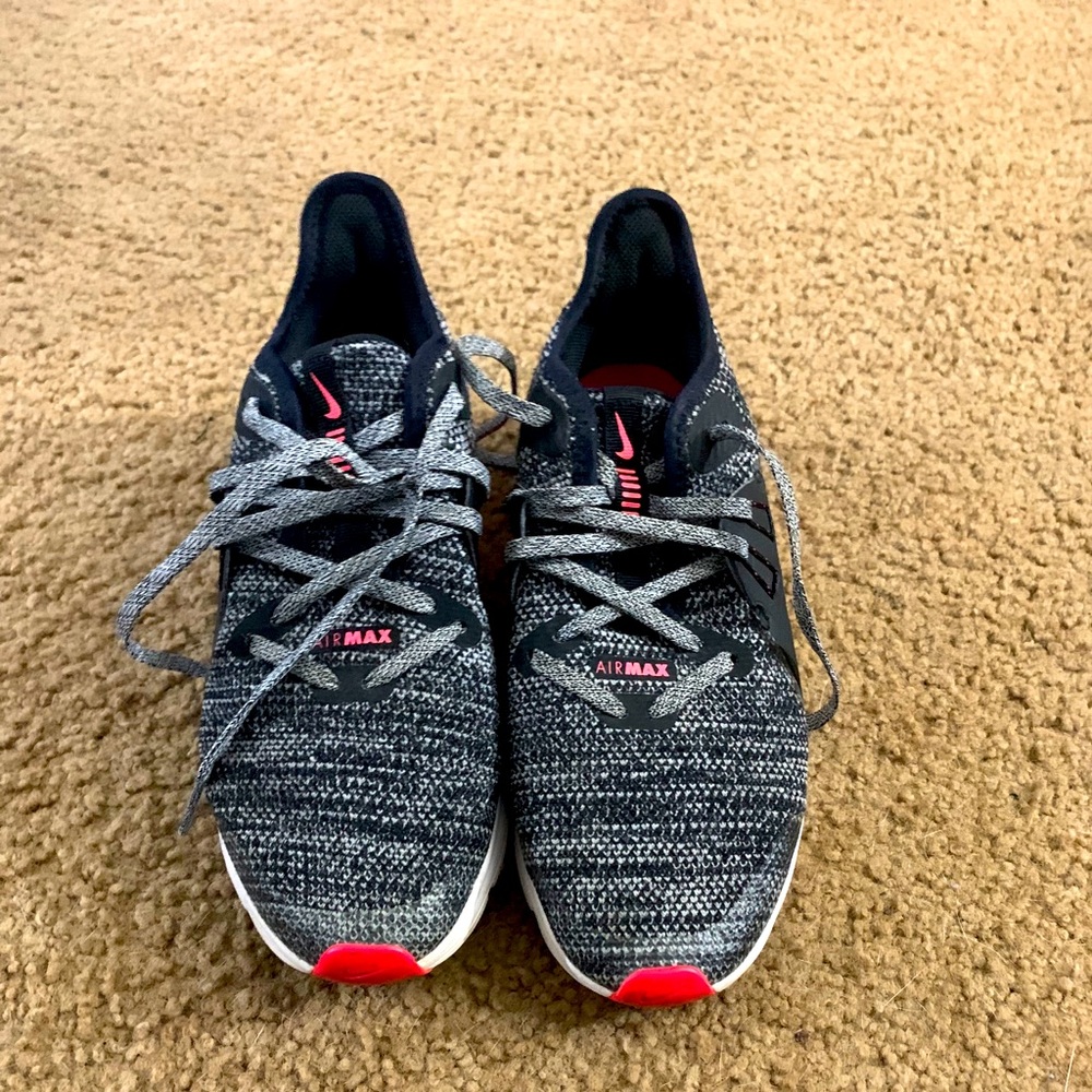 Woman's shoes